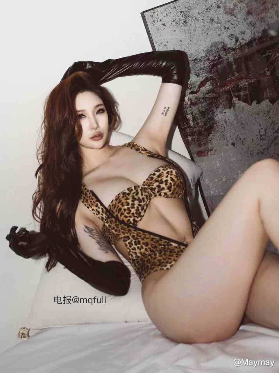 Maymay 2025-05-25 17:19:42 跟我发誓，跟她发钱吗🫦