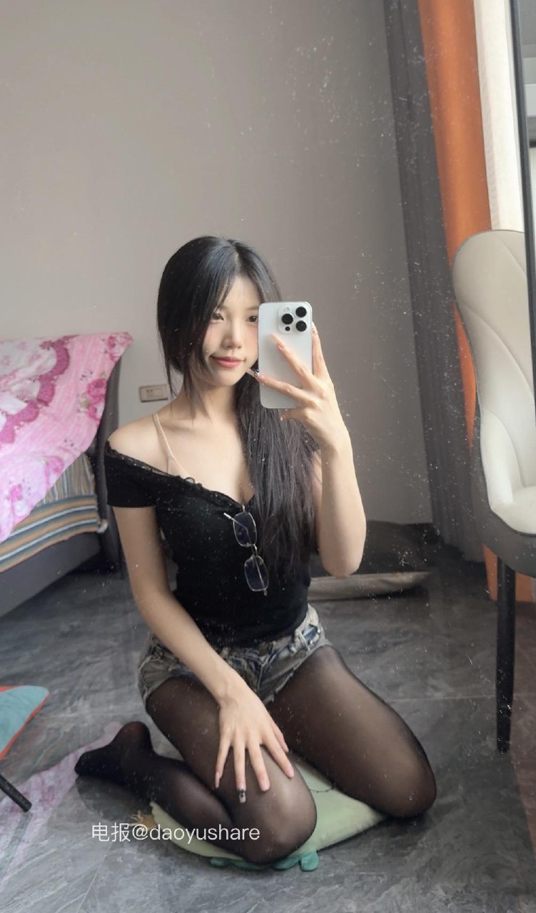 奶洋洋 2025-05-31 14:02:09 夺命长腿➕牛仔黑丝！