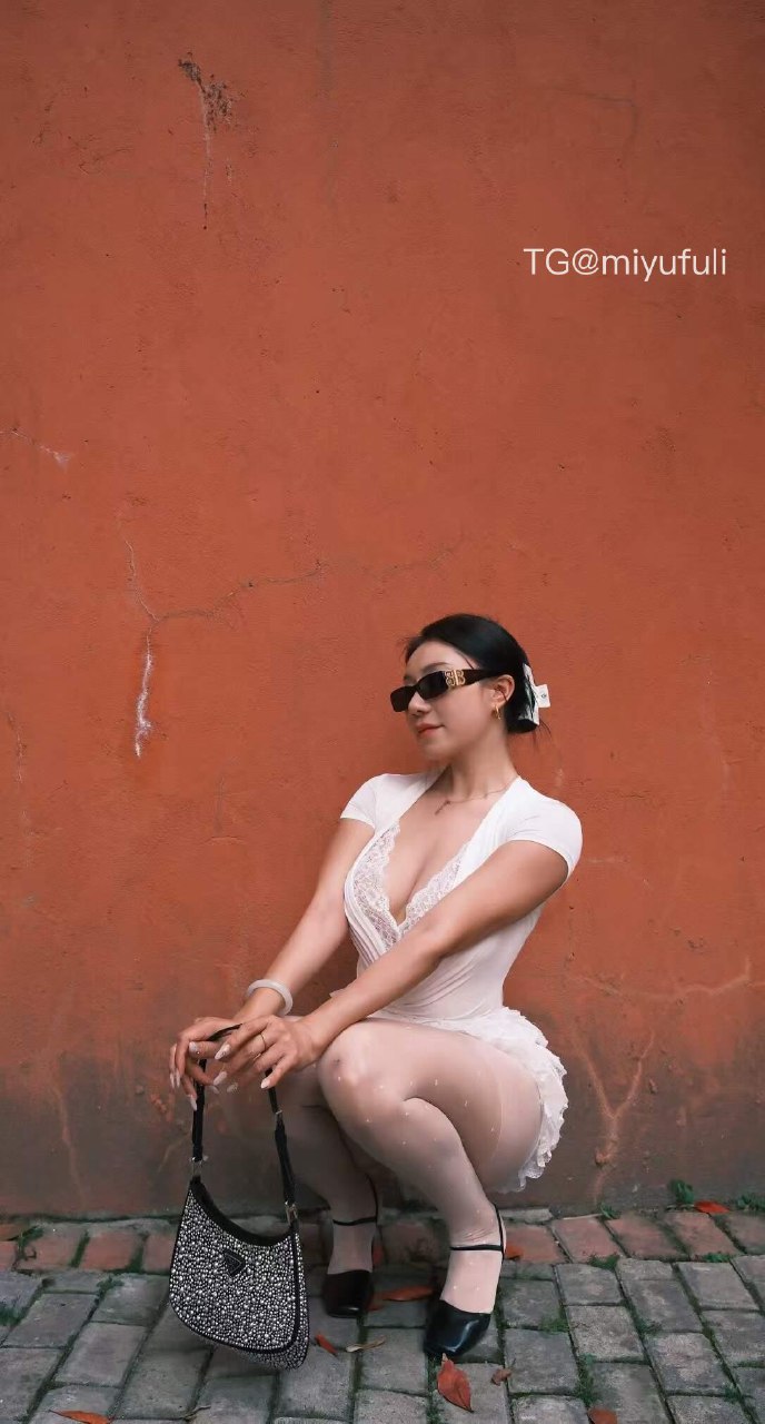 鹿瑶 2025-05-23 14:44:21 别看了有暴力倾向昨天晚上坐歪了被骂了