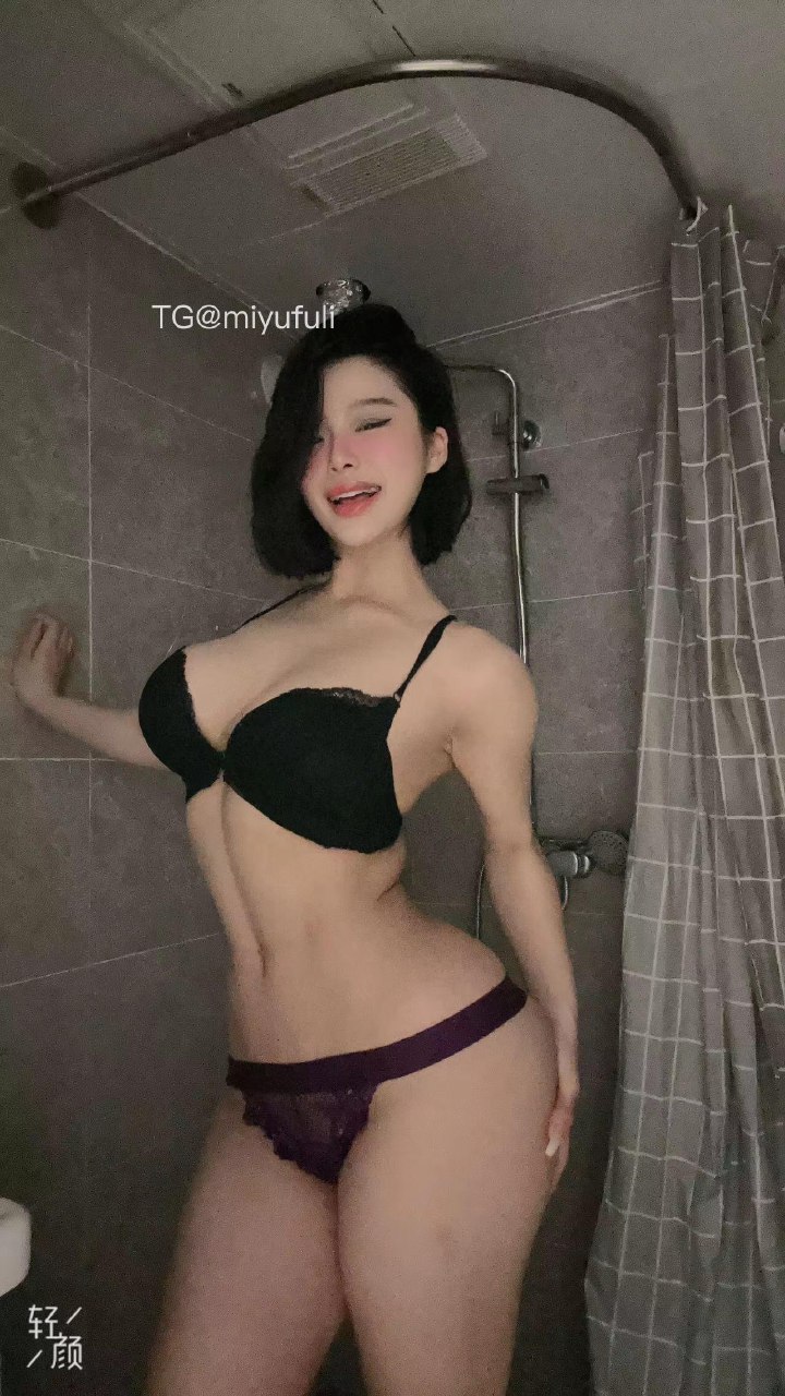 徐樱菡 2025-05-31 21:05:02 黑色内衣➕紫色nn系列大片