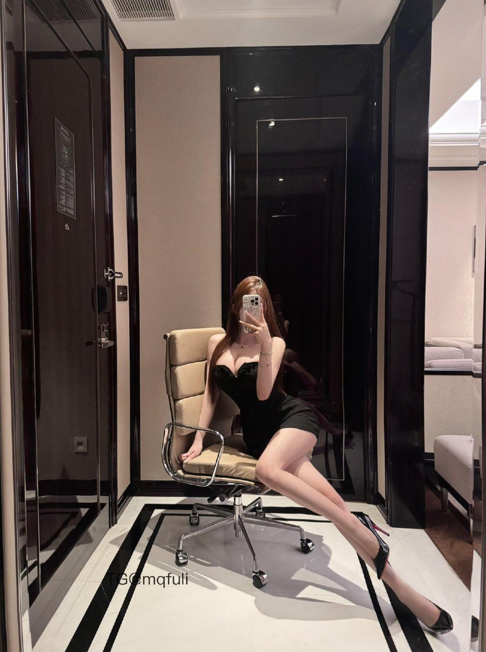 崽崽 2025-05-26 11:37:38 那就看看腿ba