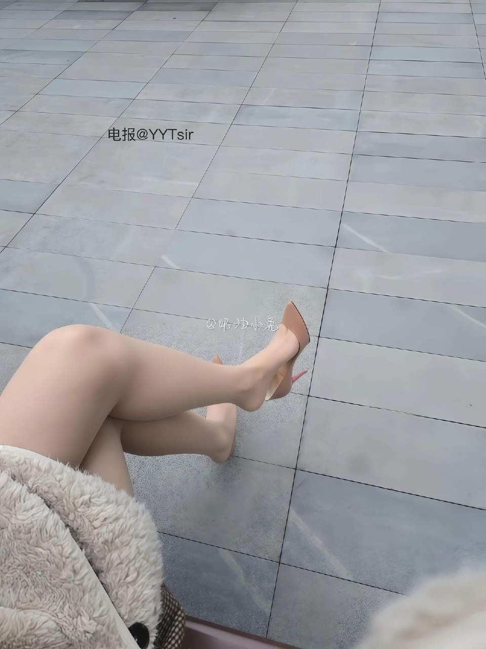 都快兔了 2025-05-30 21:38:46 出去玩啦，脚已废