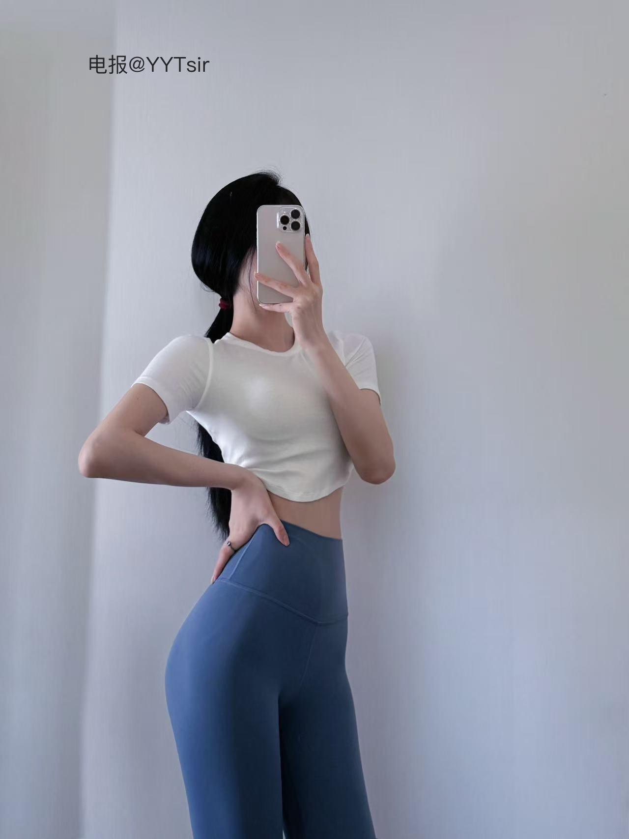 唐十七 2025-05-28 14:21:15 翘臀