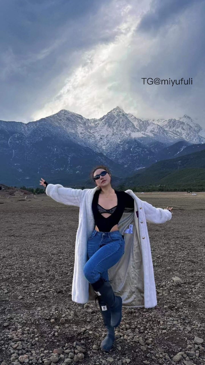 鹿瑶 2025-05-23 14:59:12 我现在的臀部是已经翘到可以顶一屁股债