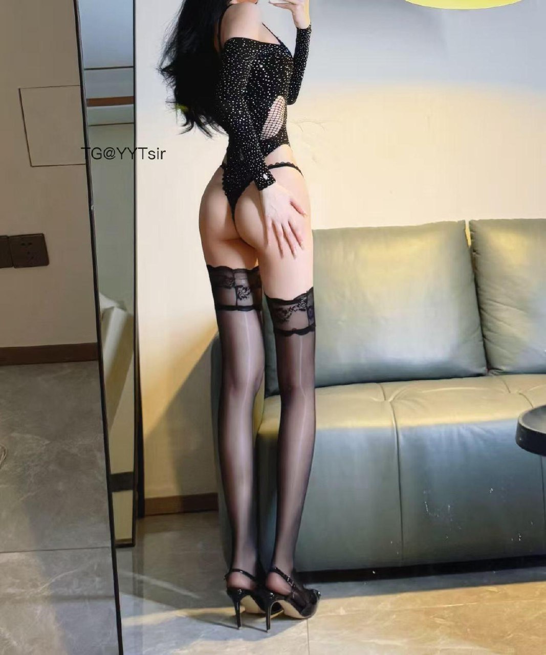 唐十七 2025-05-28 14:45:17 设计感情趣衣系列大片x17张🔥