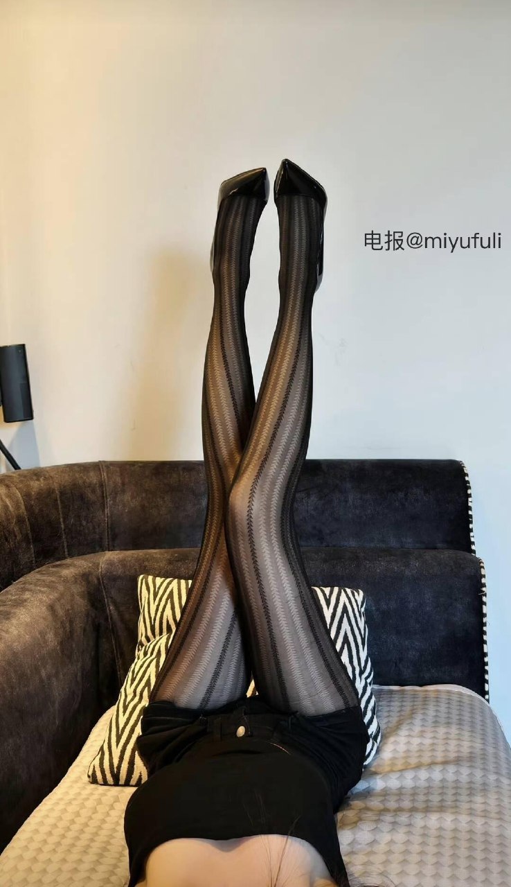 刘二萌 2025-05-27 02:04:36 二萌绝美情趣秘书