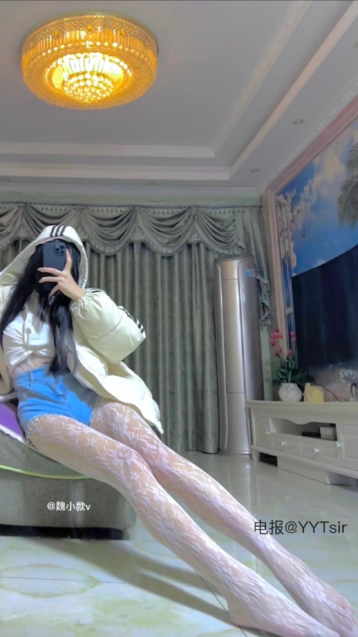 魏小款v 2025-05-26 17:17:15 来看看我的美腿吧