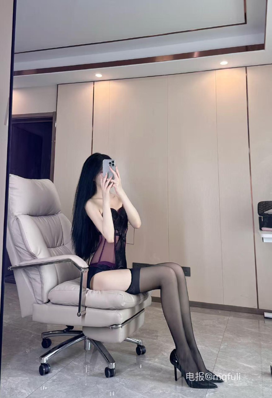 唐十七 2025-05-28 15:01:32 紫色情趣韵味大片x17张😍