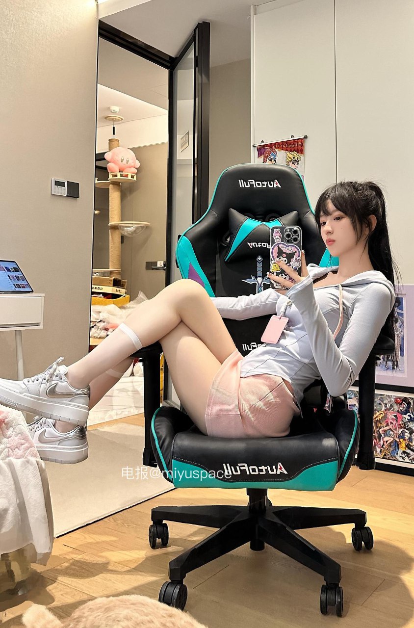 超蓝布罗莉 2025-05-31 03:51:22 也不知道怎么了一天到晚的想找哥哥