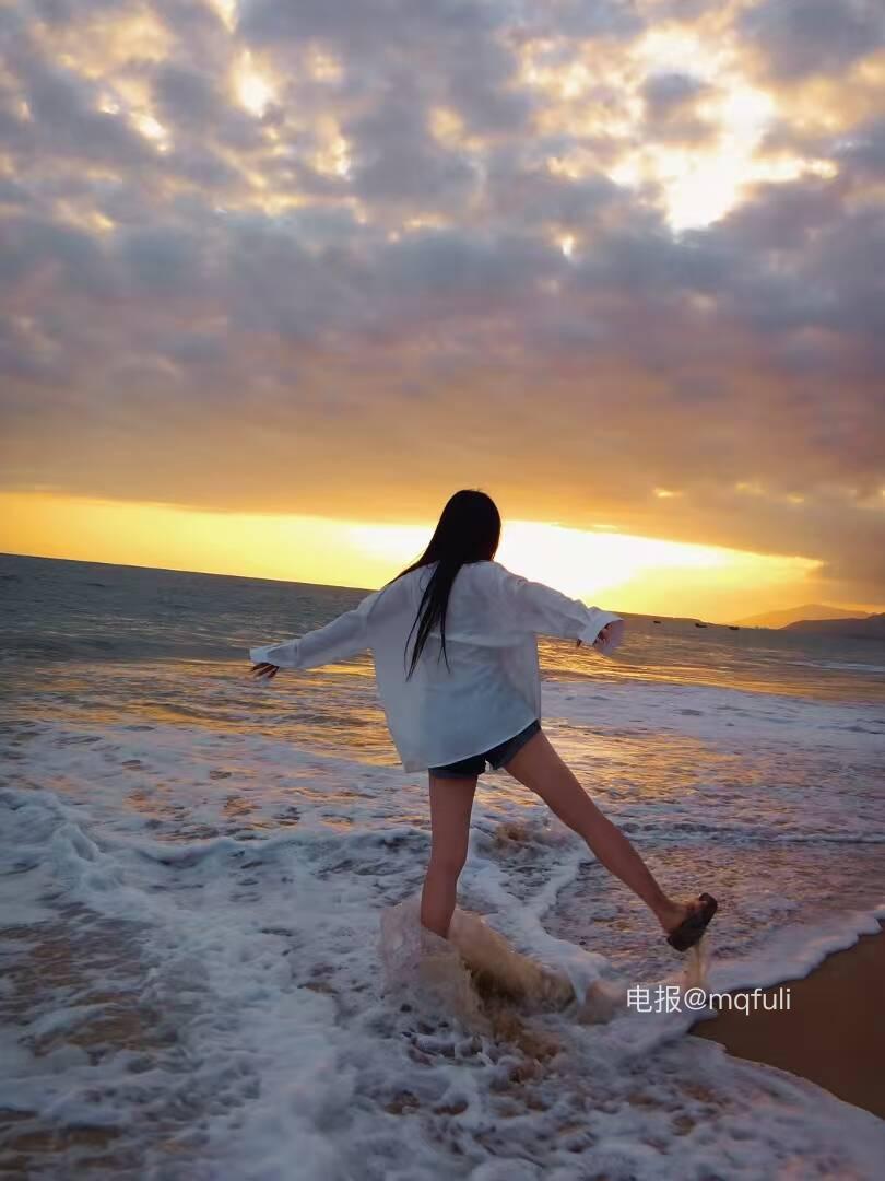 无关关子 2025-05-27 03:46:56 最爱是黄昏下的海