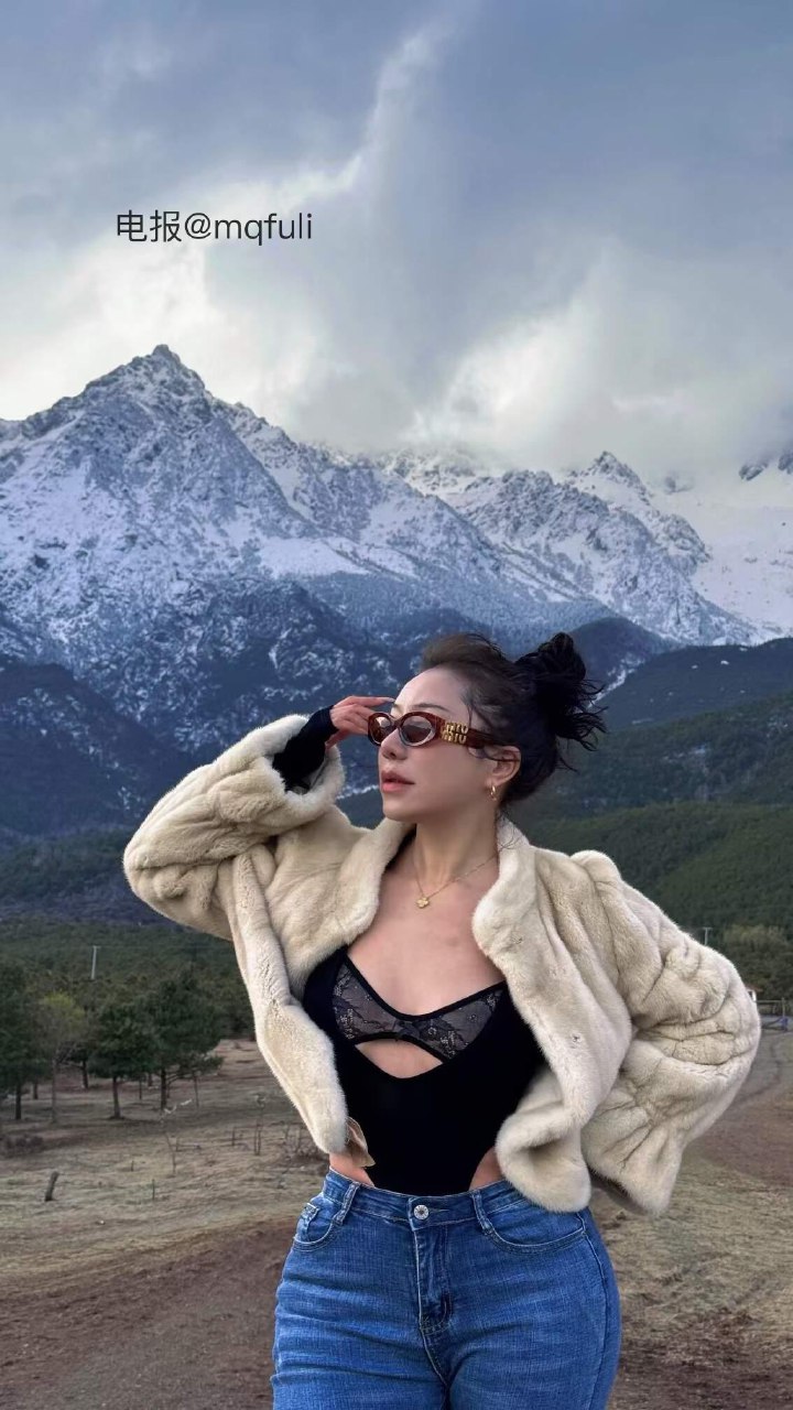 鹿瑶 2025-05-23 14:59:12 我现在的臀部是已经翘到可以顶一屁股债