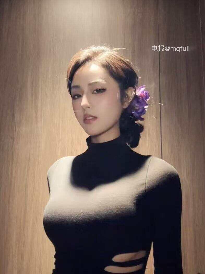 李不美 2025-05-27 16:24:29 宝宝们喜欢的黑丝来咯