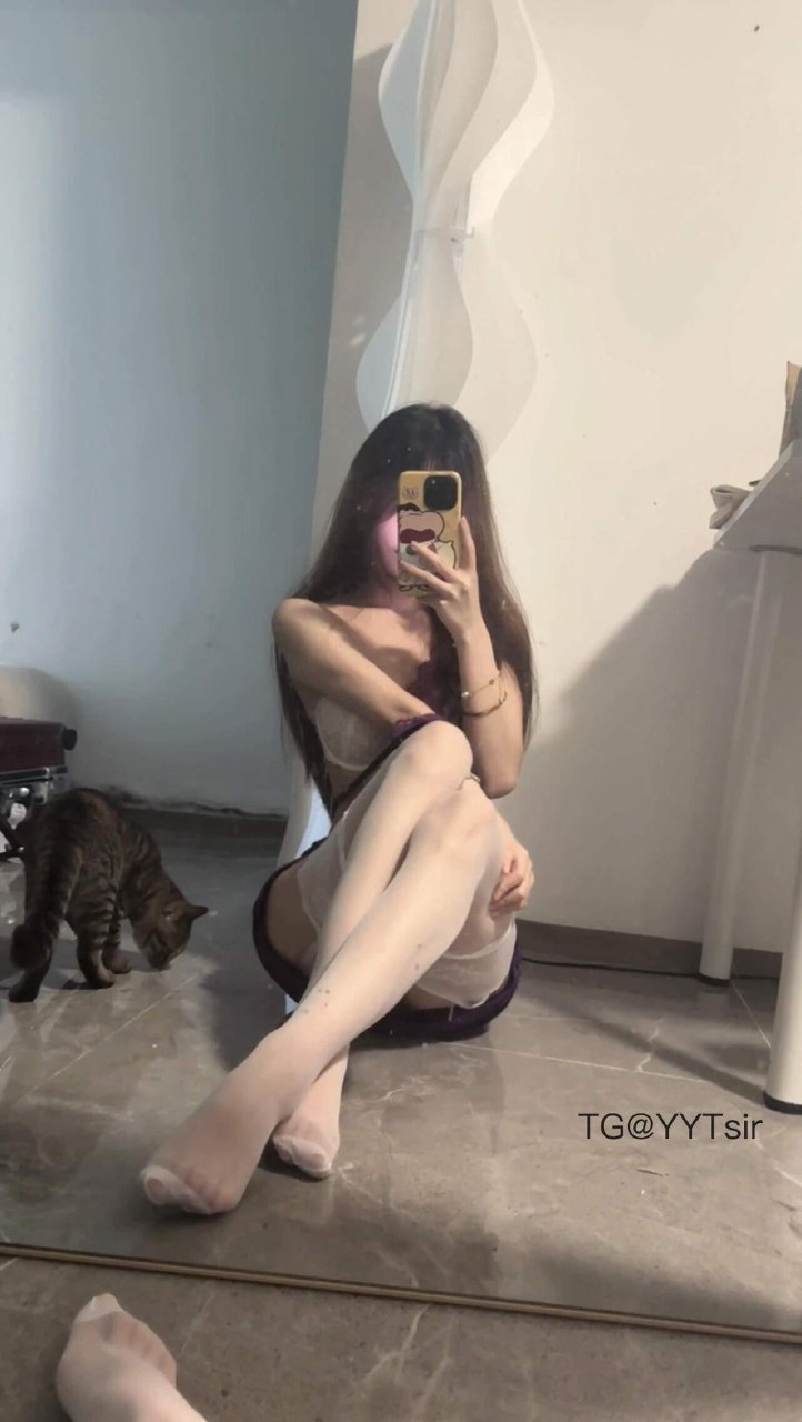 小宣先睡噜 2025-05-27 03:00:42 ootd