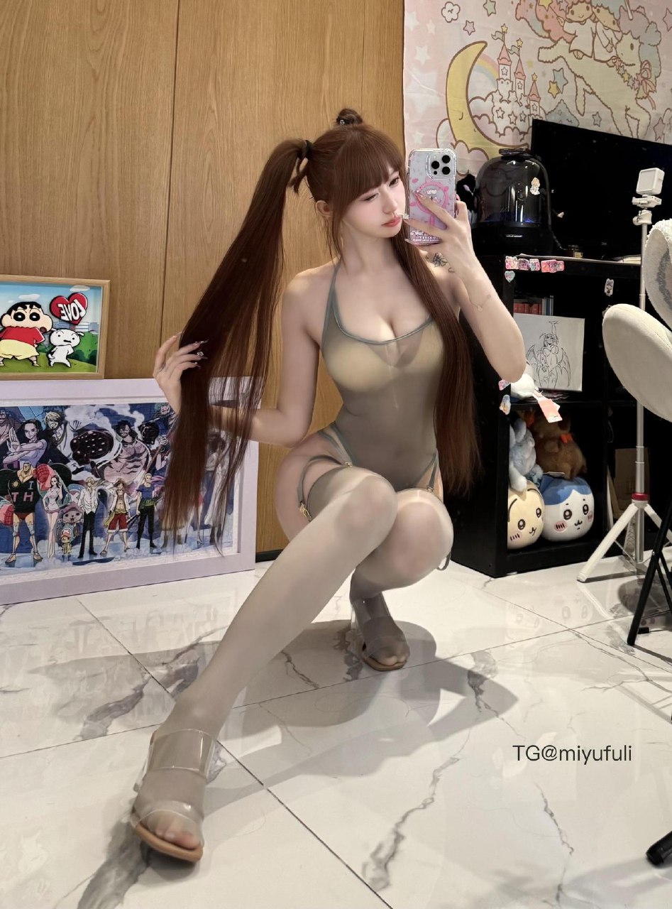 超蓝布罗莉 2025-05-31 11:40:18 灰色连体衣🥳超🌶️的一套搭配双马尾🥵可爱脸蛋+🌶️丰满身材