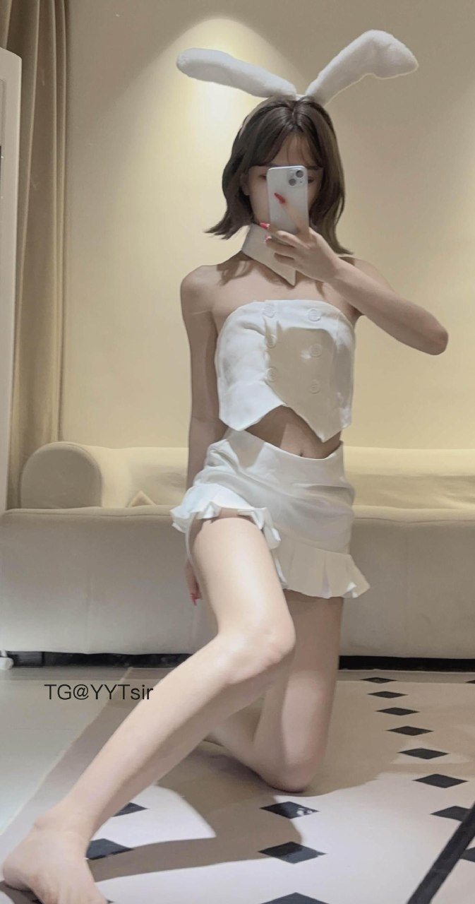小霞佩奇 2025-05-28 06:23:29 兔兔这么可爱 为什么要吃兔兔😅