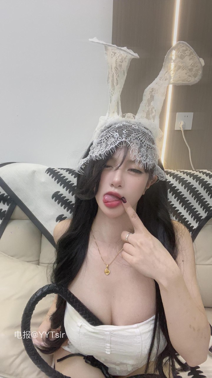 达咩酱 2025-05-29 01:47:07 解锁白色兔女郎可解锁更多视角