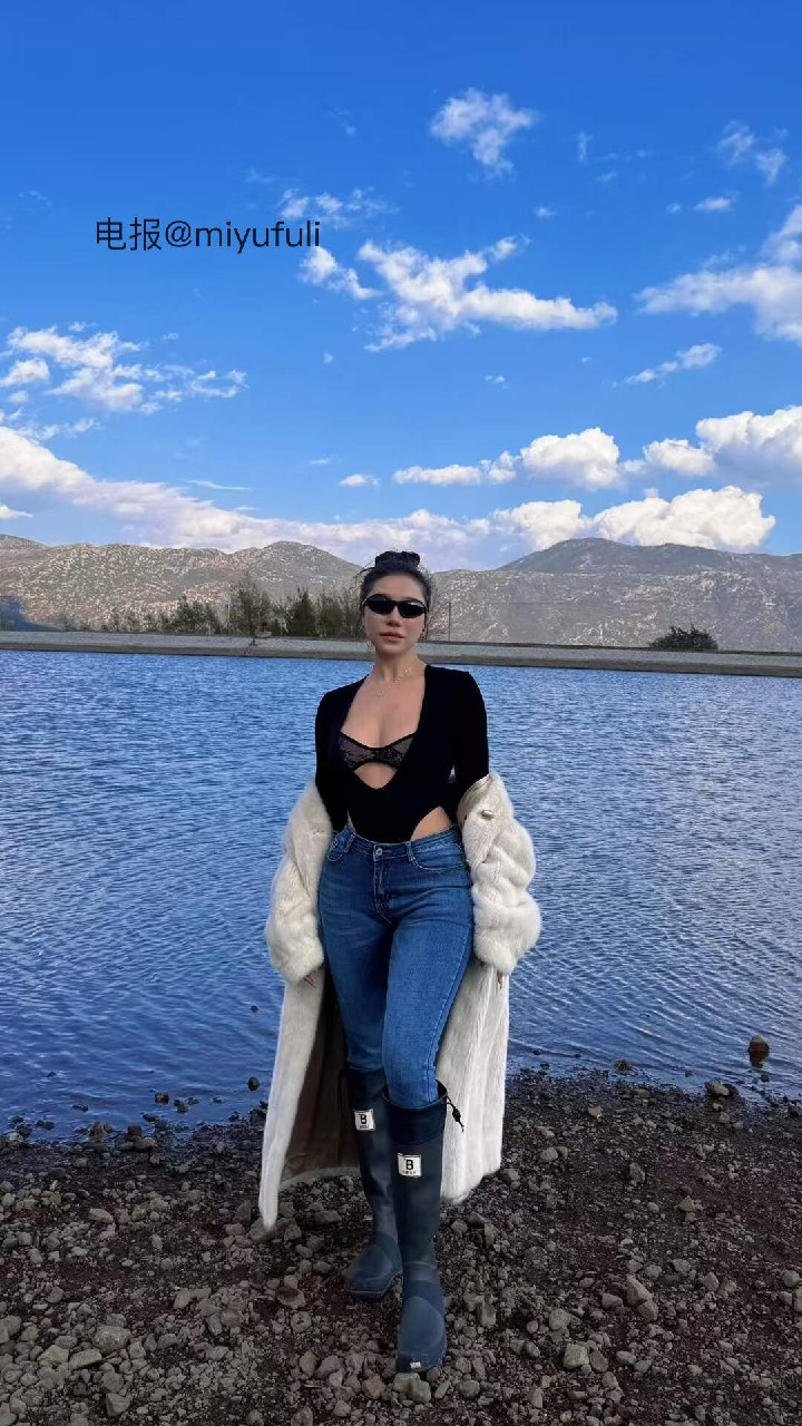 鹿瑶 2025-05-23 14:59:12 我现在的臀部是已经翘到可以顶一屁股债