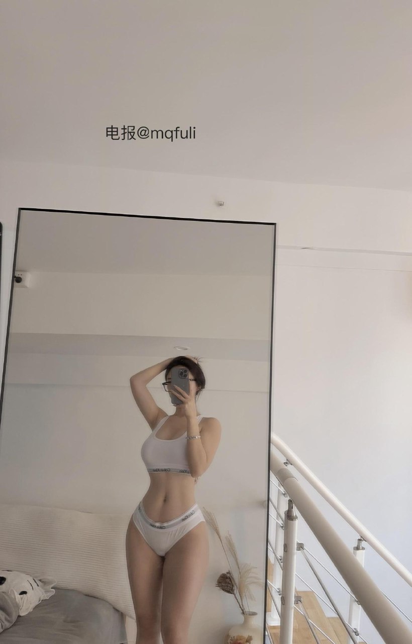 洋洋不是洋妞 2025-05-29 08:43:20 《健身服的内搭》你能坚持几秒？