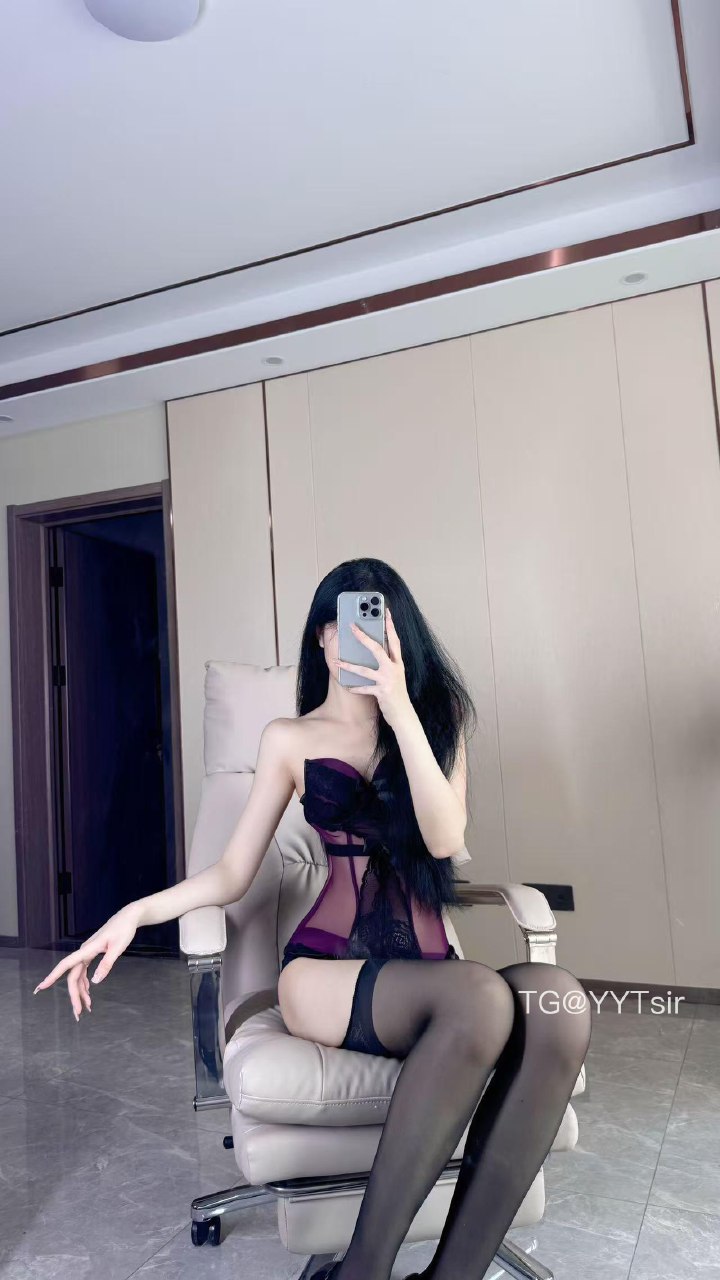 唐十七 2025-05-28 15:01:32 紫色情趣韵味大片x17张😍