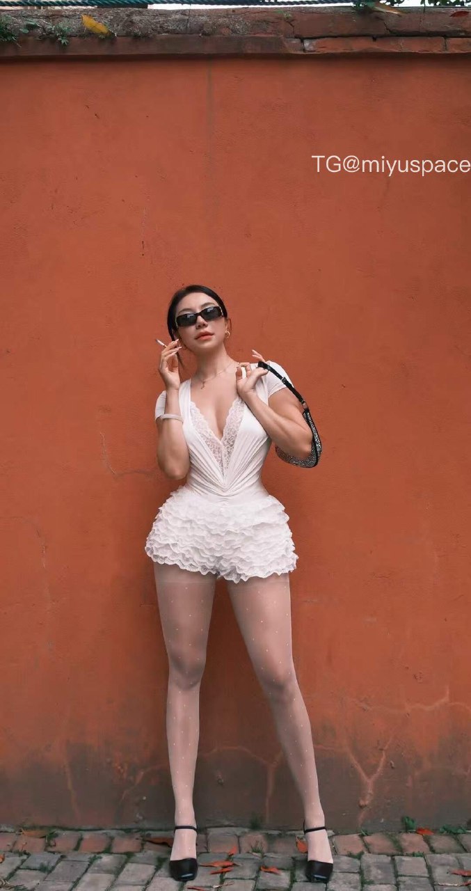 鹿瑶 2025-05-23 14:44:21 别看了有暴力倾向昨天晚上坐歪了被骂了