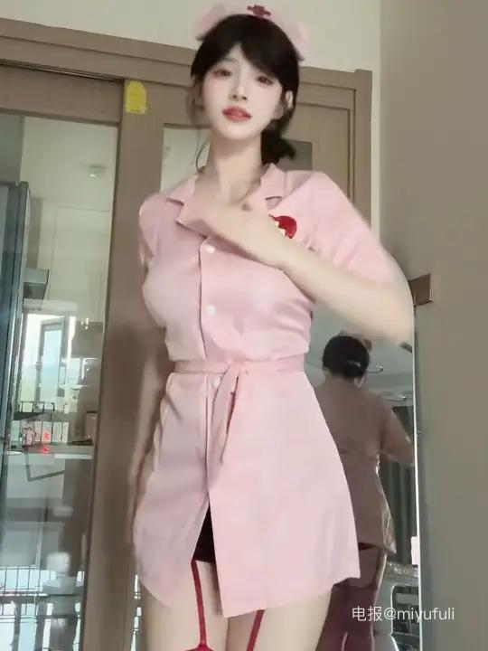 雪顶 2025-05-29 19:18:35 去看具体的夏天