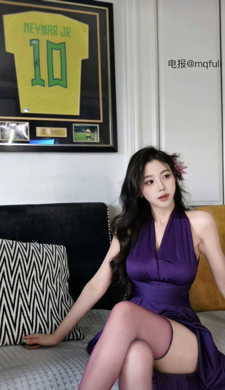 刘二萌 2025-05-31 00:01:23 反正都是早晚的事儿 所以我建议你早点喜欢我