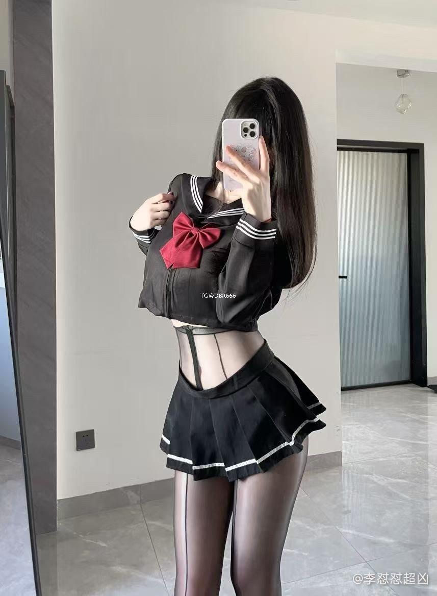 李怼怼超凶 2025-05-19 15:16:08 照片合集 10p