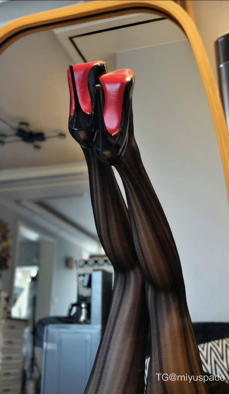 刘二萌 2025-05-27 02:04:36 二萌绝美情趣秘书