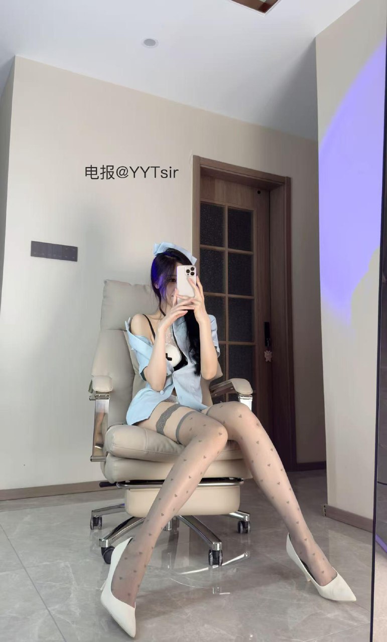 唐十七 2025-05-28 14:43:03 护士姐姐系列大片x18张📸