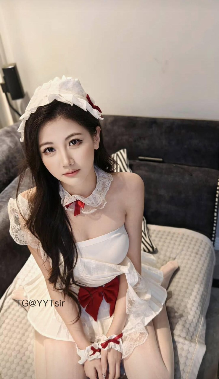 刘二萌 2025-05-27 10:58:20 封面越乖，内容越嗨😯