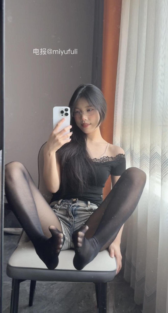 奶洋洋 2025-05-31 14:02:09 夺命长腿➕牛仔黑丝！