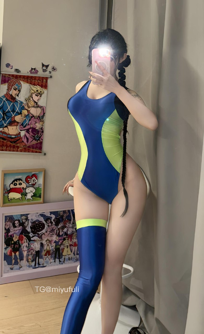 超蓝布罗莉 2025-05-31 04:25:09 这是什么袜啊谁知道🥵#穿搭#