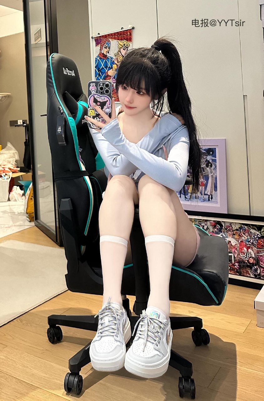 超蓝布罗莉 2025-05-31 03:51:22 也不知道怎么了一天到晚的想找哥哥