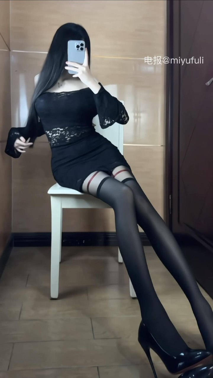 魏小款v 2025-05-26 17:23:16 天天看腿 估计你们也不会腻