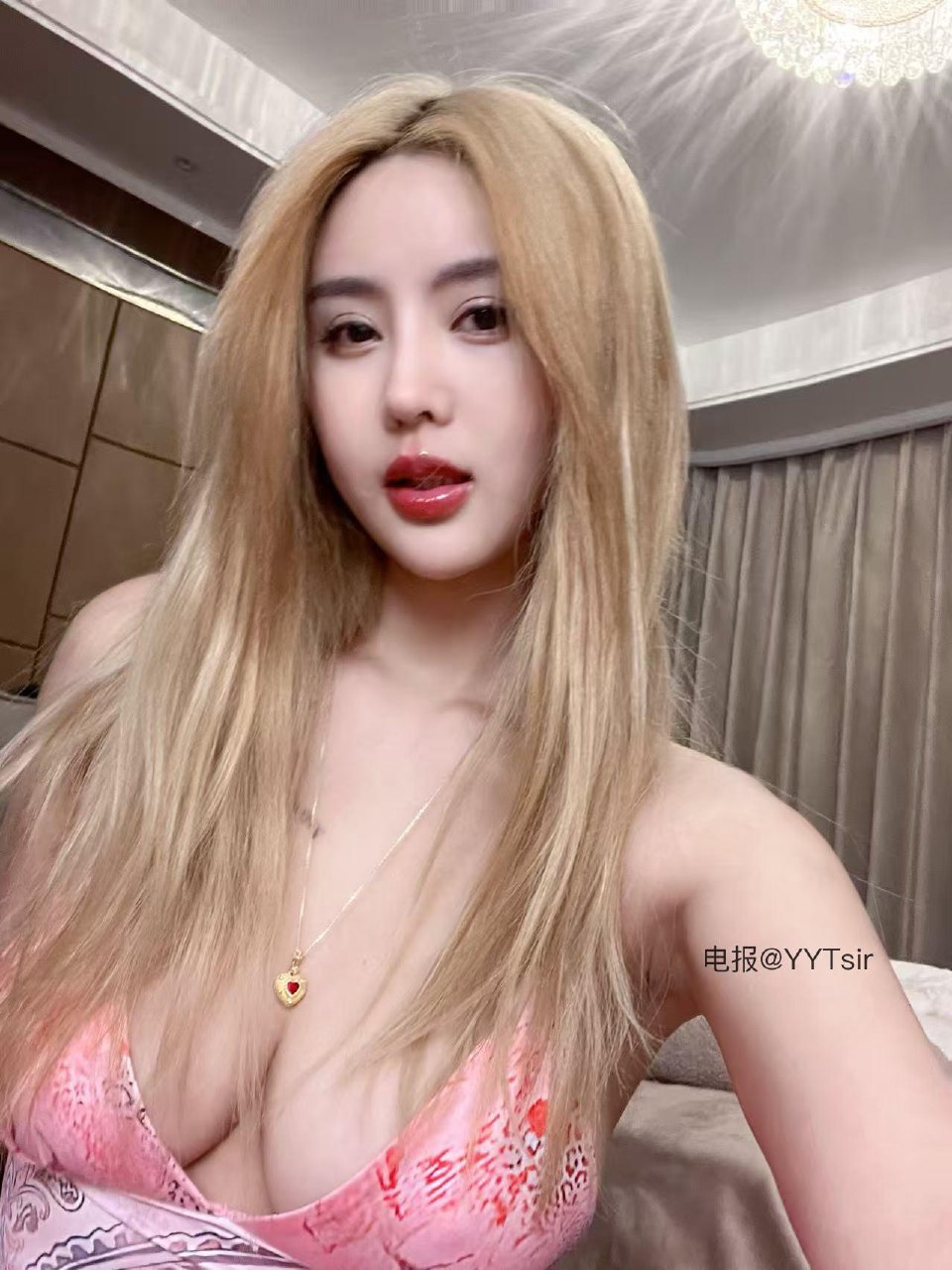 钟意依阳 2025-06-02 12:48:31 妻子的容貌，丈夫的荣耀