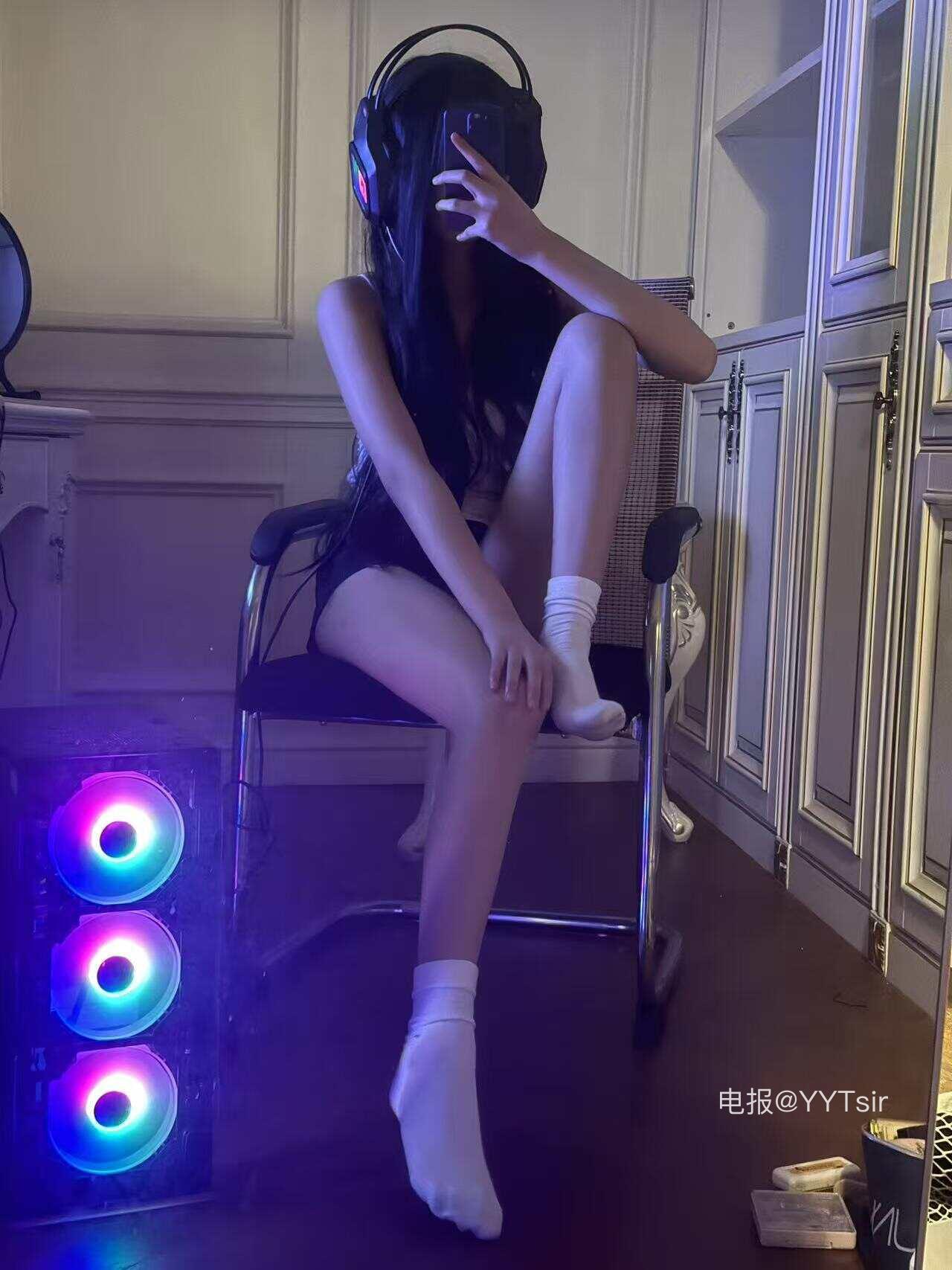 黑魔仙 2025-06-19 10:38:20 电竞少女的日常🤔