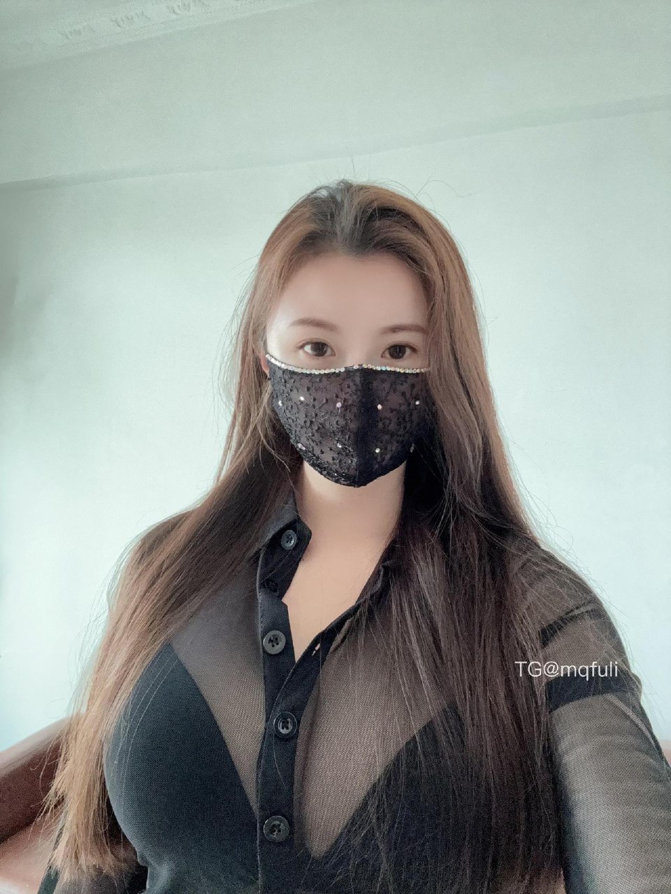 美艳老嫂子 2025-06-04 16:00:56 天气太热了，只能这样穿会舒服一点