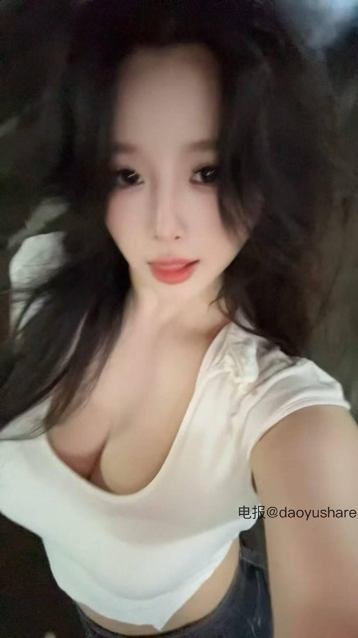 十七同学 2025-06-05 13:32:42 今天的C位是它🍰还是我呢？