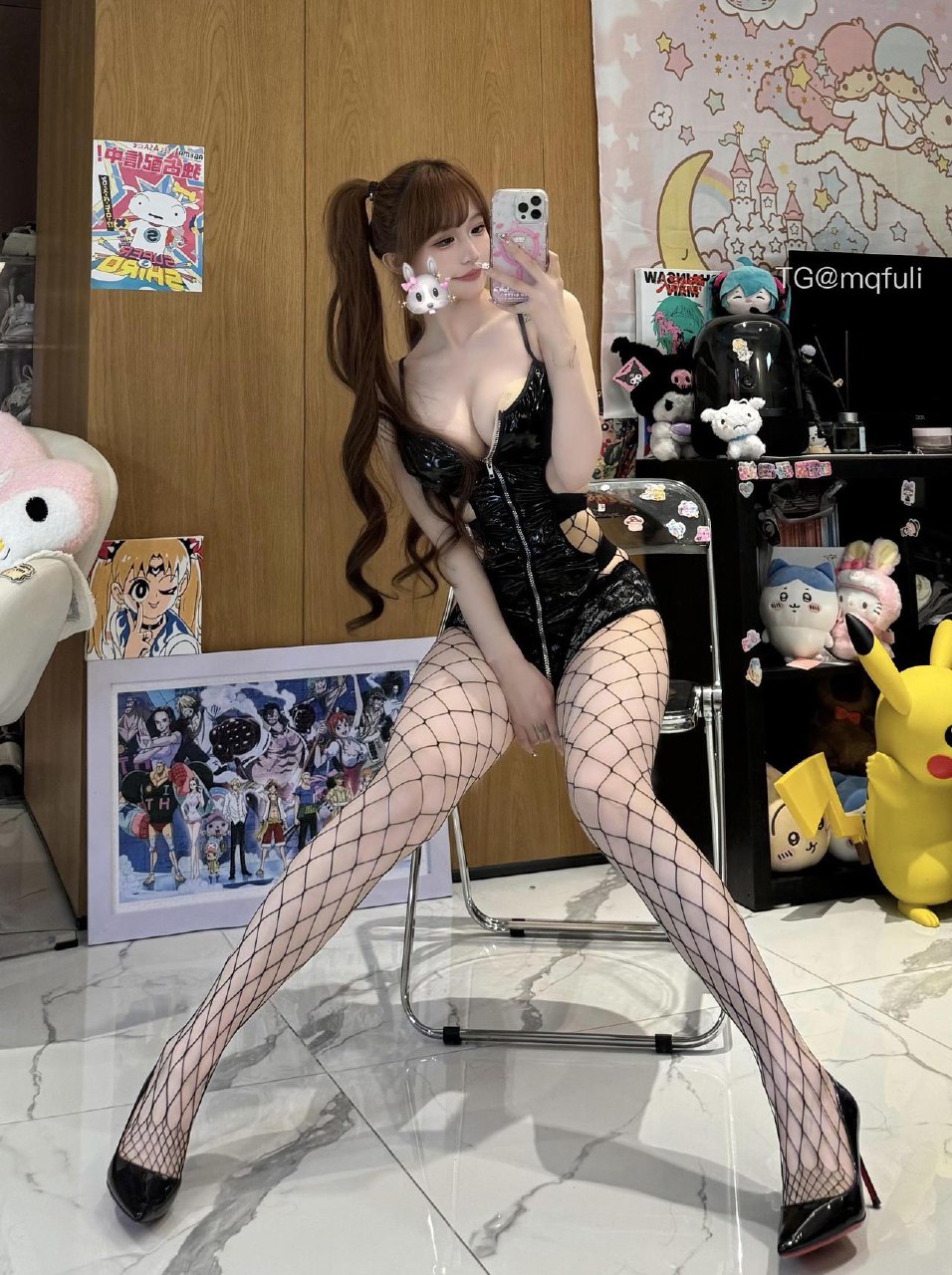 超蓝布罗莉 2025-06-01 04:38:45 皮衣渔网🧦双马尾🐻的致命诱惑🥵超性感