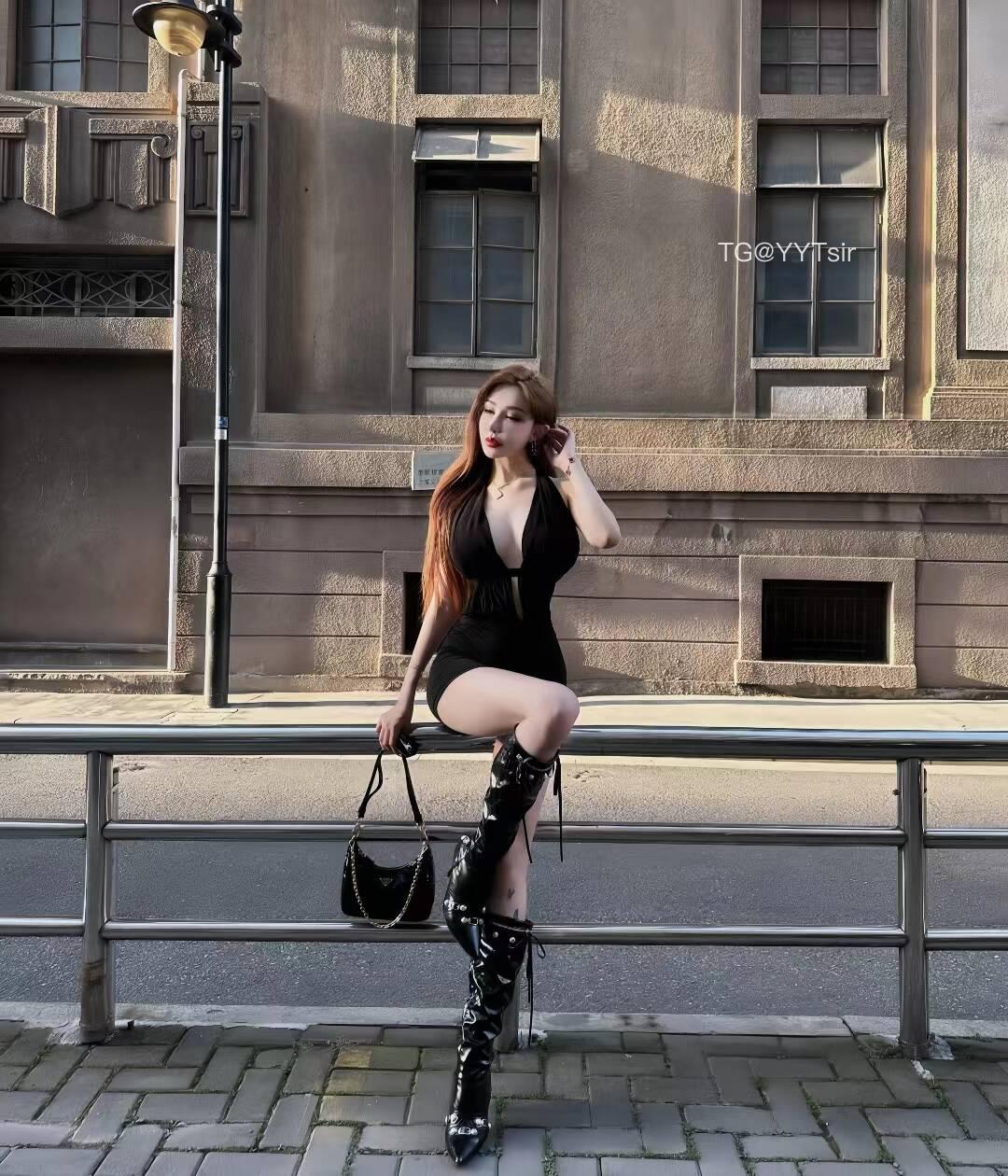 Ada王一霏 2025-06-05 22:24:01 笑一下，应该不难吧