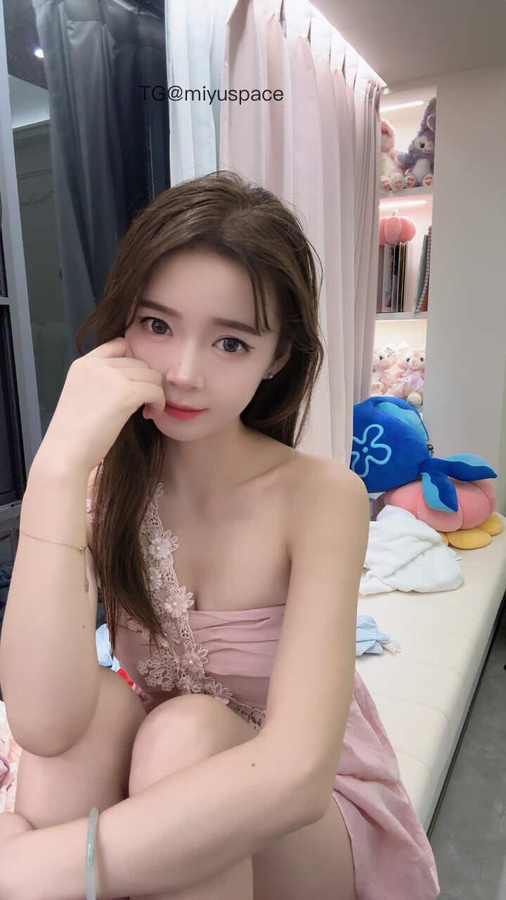 七七仙女 2025-06-10 16:50:39 力气大能扛住我的腿吗