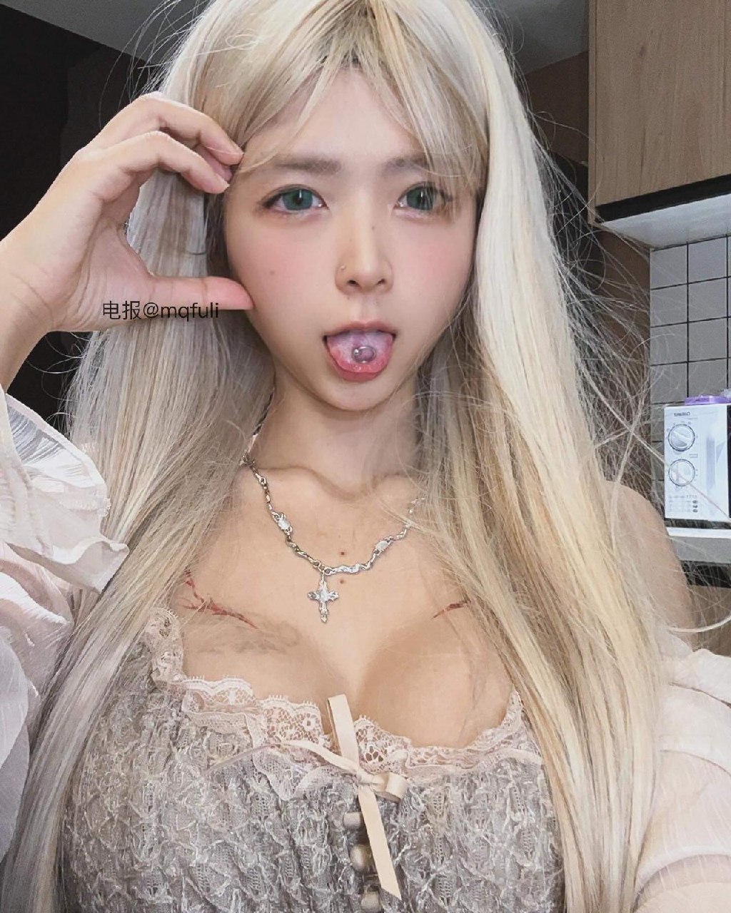 短发那只猫 2025-06-23 19:22:34 单手比心成为你的宝宝