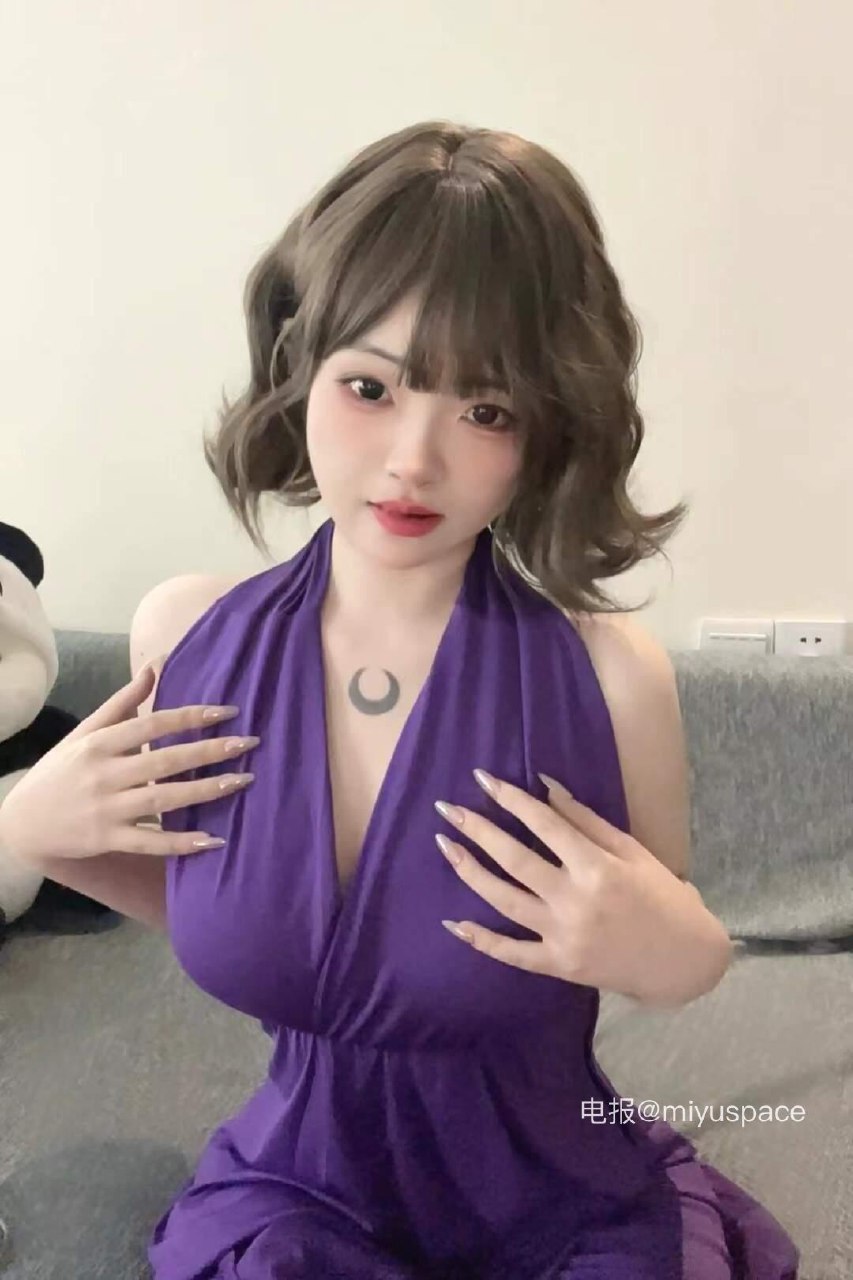 小瞳 2025-06-05 15:22:49 第一眼看腿的是这个👍