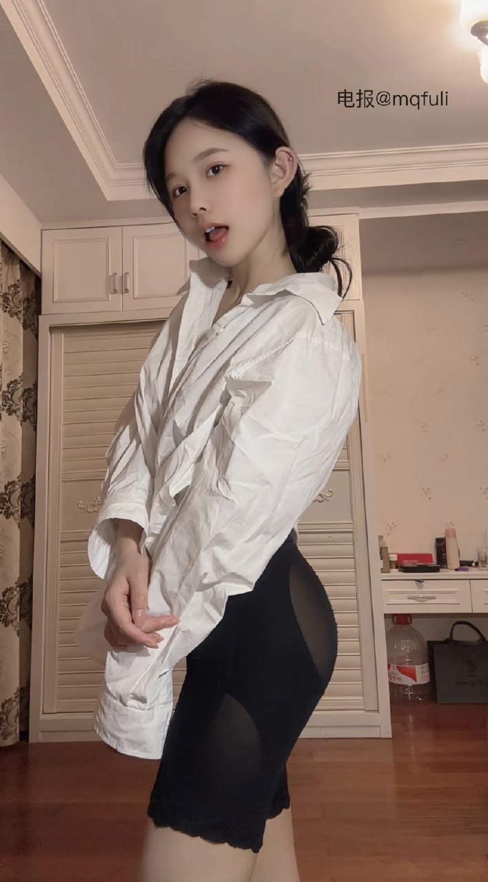 财神爷的心尖尖 2025-06-04 22:23:50 纯素颜天然美女~s型身材谁顶得住