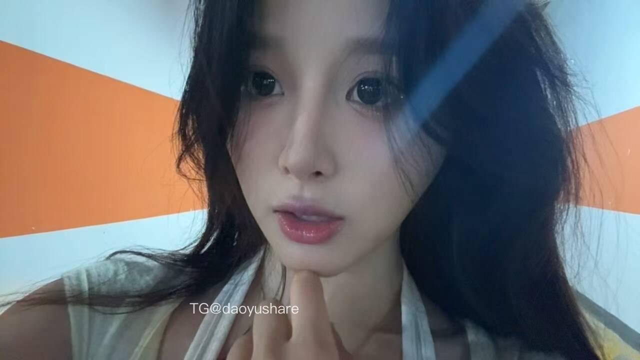 十七同学 2025-06-05 22:46:00 衣料的摩擦声，是今晚的摩斯密码