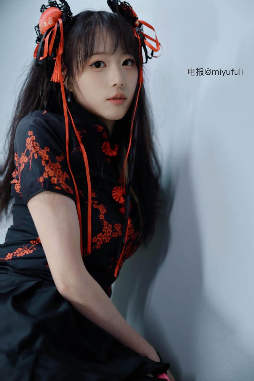 沐雨茜 2025-06-06 23:32:07 黑丝中华娘第一季