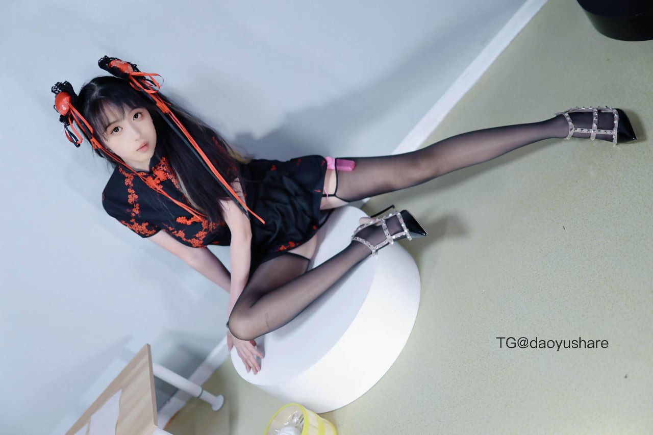 沐雨茜 2025-06-06 23:32:07 黑丝中华娘第一季