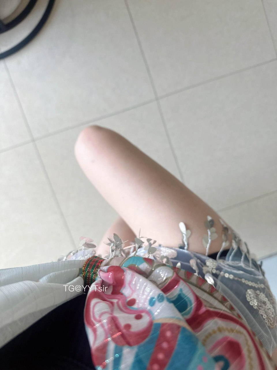 张洛洛 2025-06-16 14:05:10 想看去掉内搭的吗 想看的扣1🥰