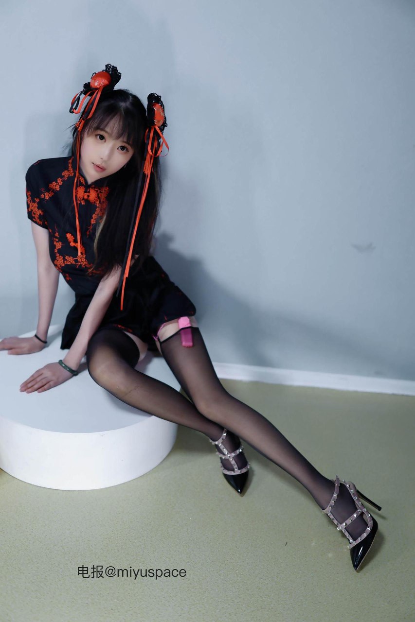 沐雨茜 2025-06-06 23:32:07 黑丝中华娘第一季