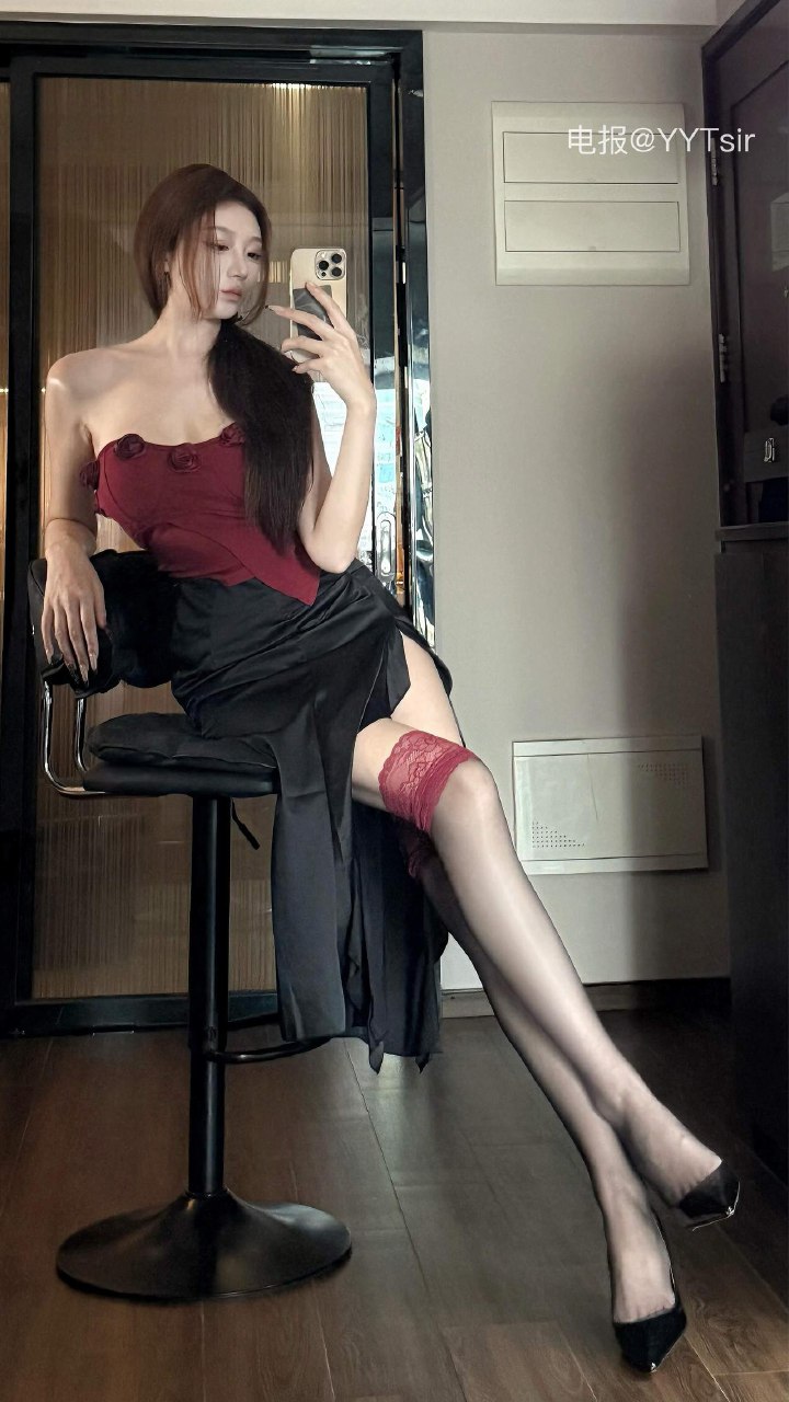 SerenaSs 2025-06-10 15:33:51 你学不来的御姐范儿😘